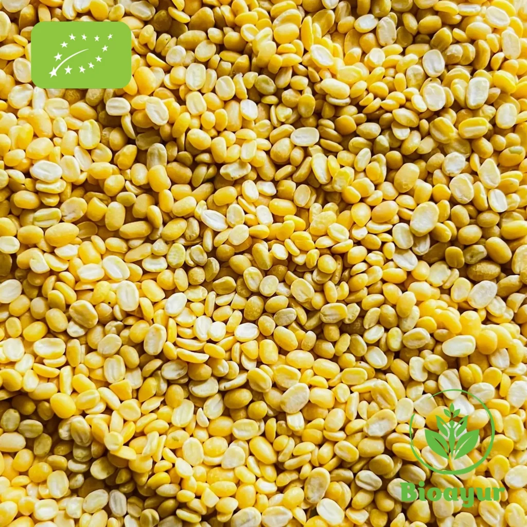 Mungbohnenha╠êlften gescha╠êlt